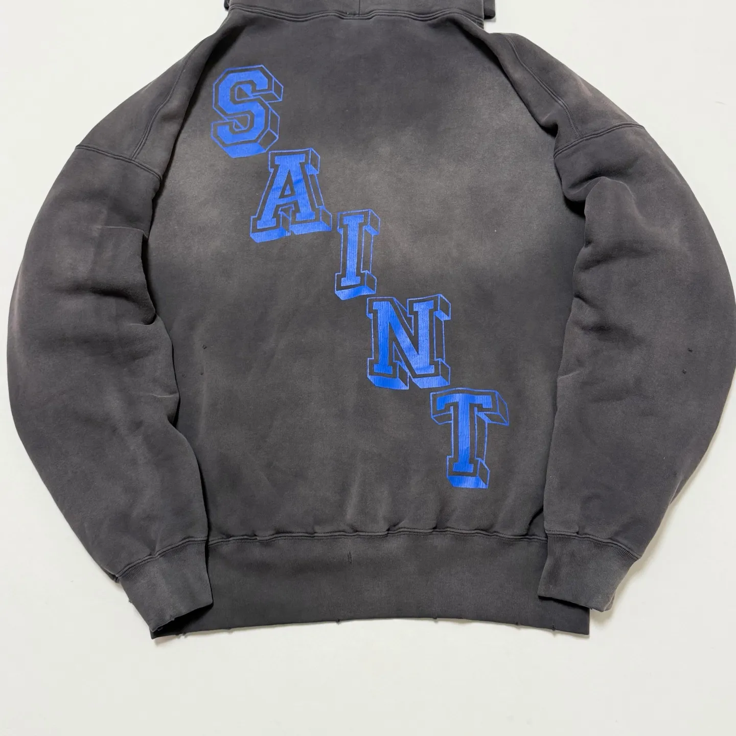 SAINT Mxxxxxx HOODIE/ANGEL/BLK 25 years new angel rebirth washed hoodie, washed black S-XL 25 years new version, revised many times, the version is more pure! Heavy washing water spray fading process, stronger distressing effect, handmade wormhole destruction treatment, genuine level distressed crack printing